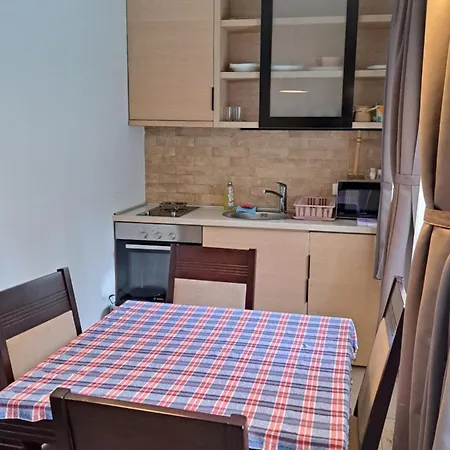 アパート Kamena Kuca Lux *