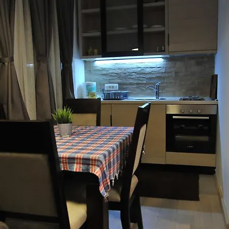 Kamena Kuca Lux Копаоник