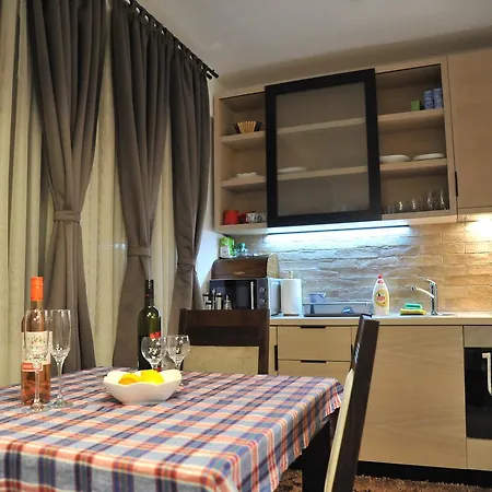 Kamena Kuca Lux アパート *