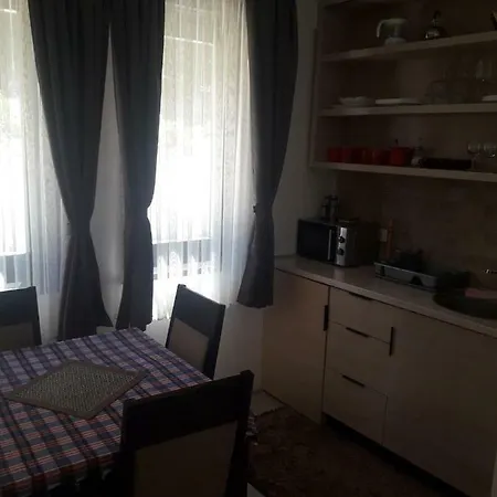 Kamena Kuca Lux *