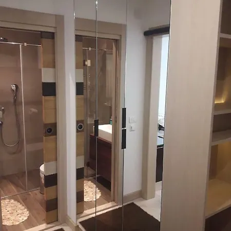 Kamena Kuca Lux *