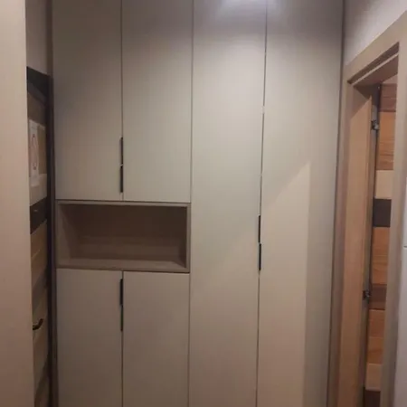 Kamena Kuca Lux アパート