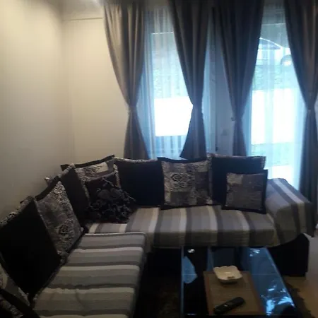 Kamena Kuca Lux *